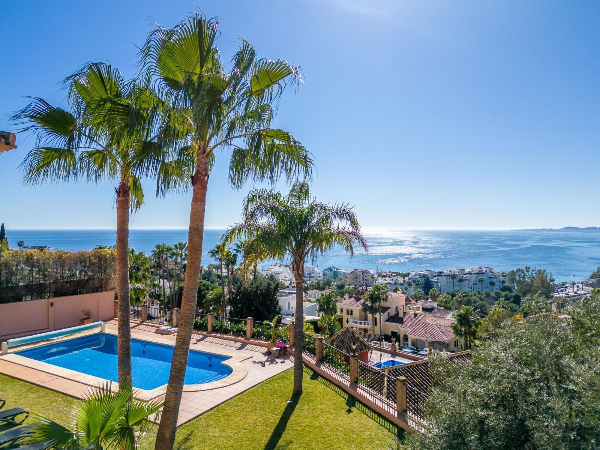 Beachside Villa With Panoramic Sea Views Benalmádena Exterior foto