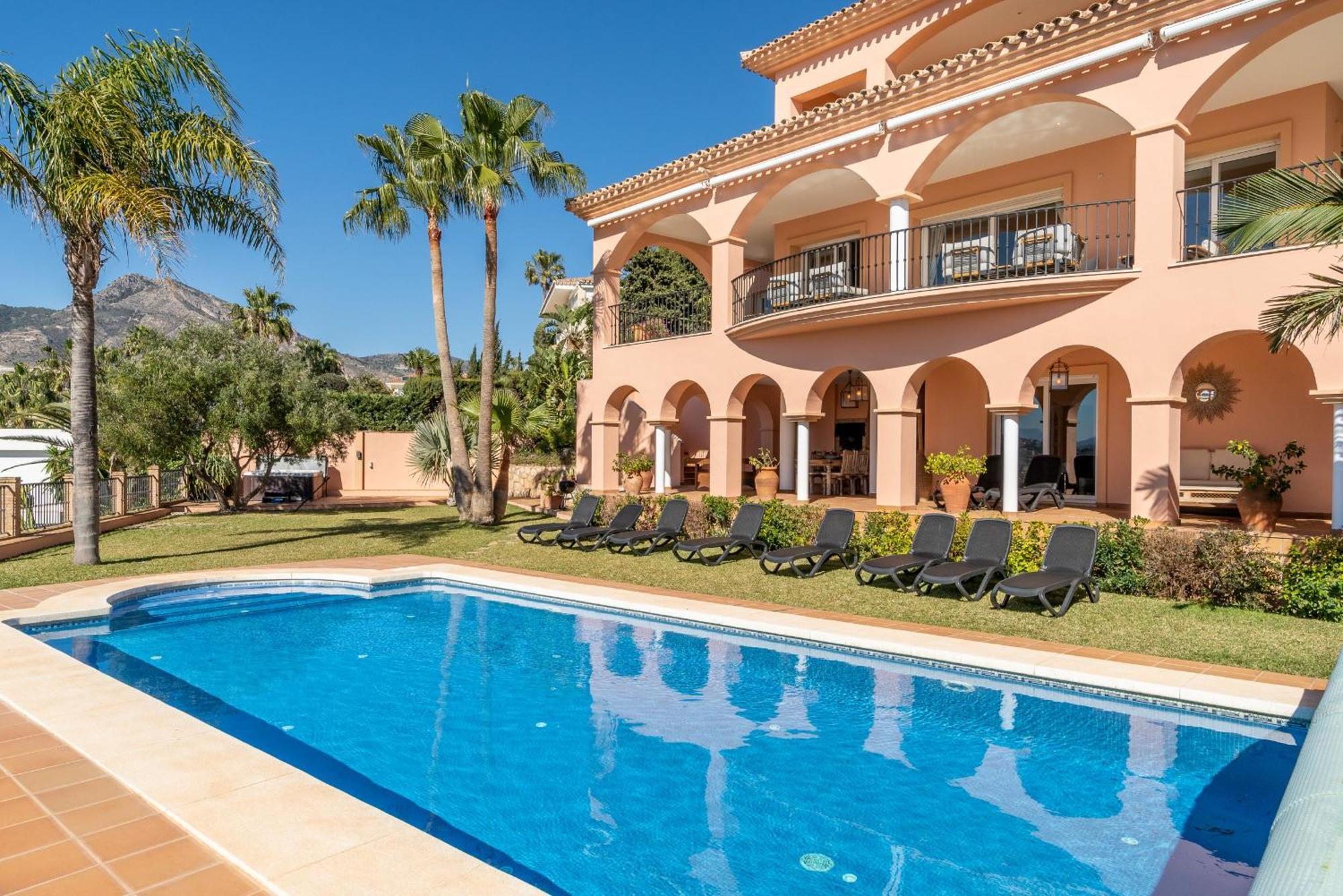 Beachside Villa With Panoramic Sea Views Benalmádena Exterior foto